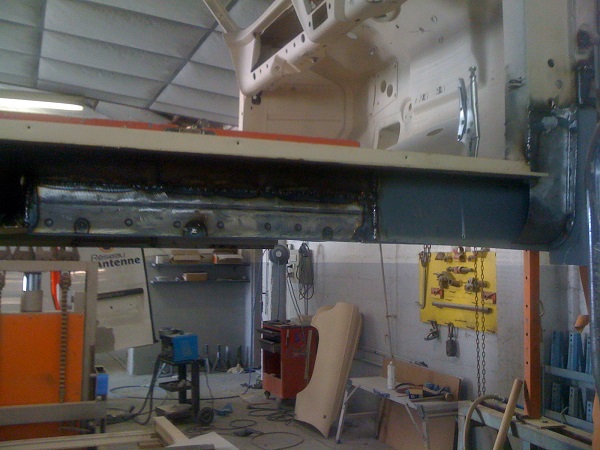 doublure bas de caisse droit ( partieavant faite )