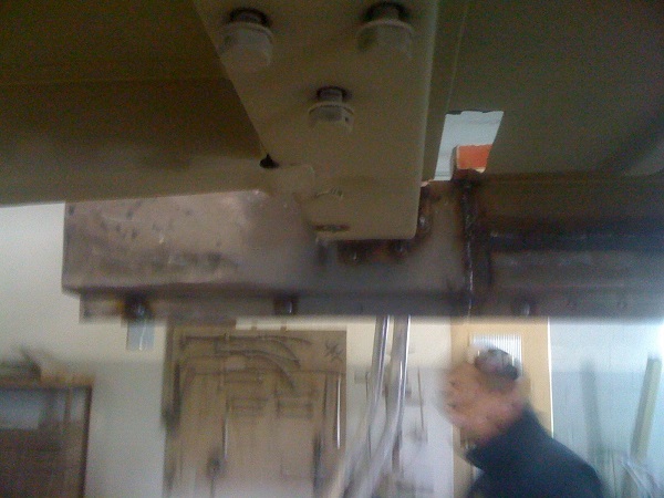 bas de caisse avant droit