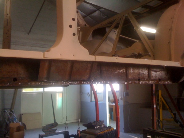 doublure bas de caisse gauche