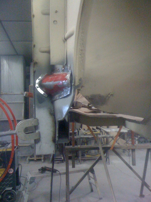 bas de caisse avant droit