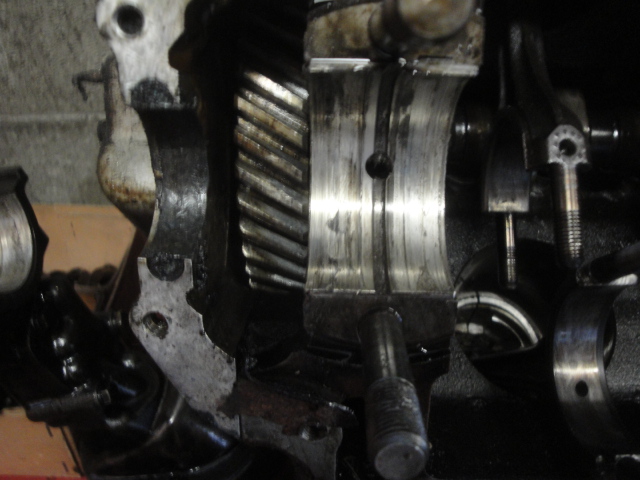 Les dommages collatéraux coussinet de palier AV et de bielle 1 et 5 contrôle du vilebrequin