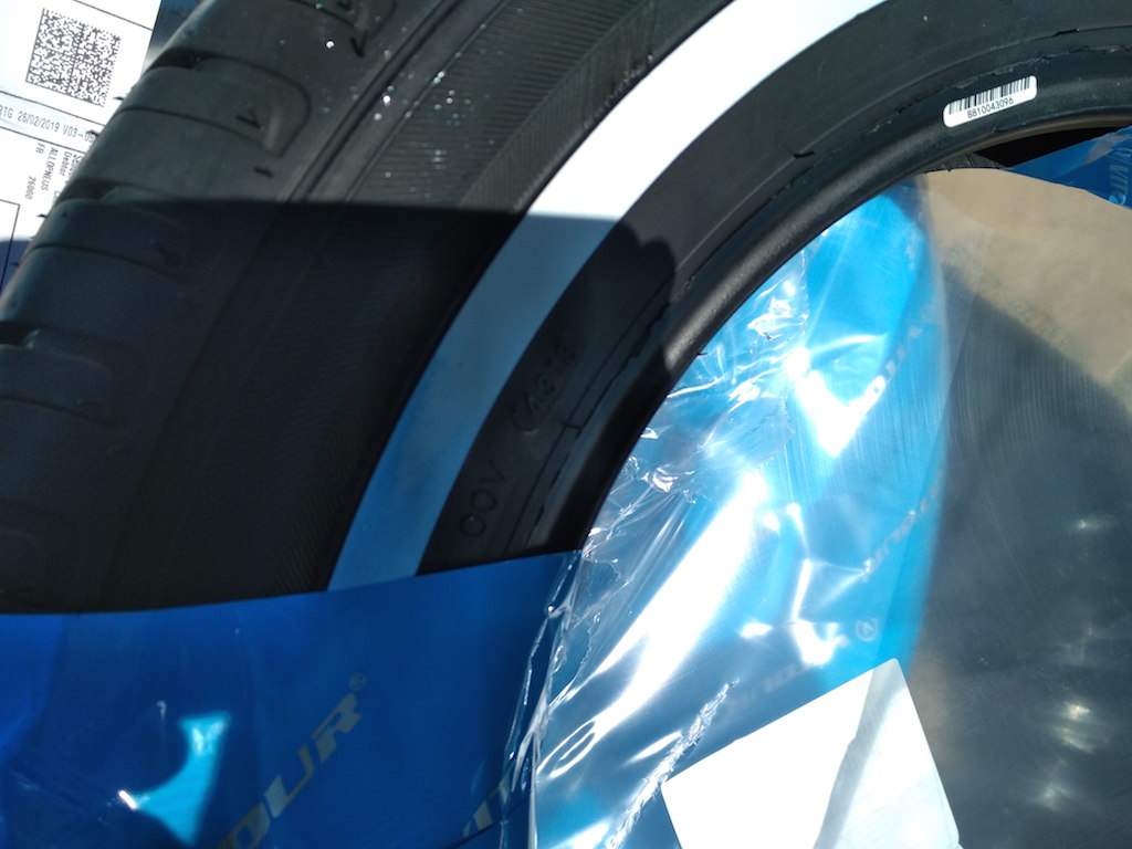 pneu filet blanc 2.jpg