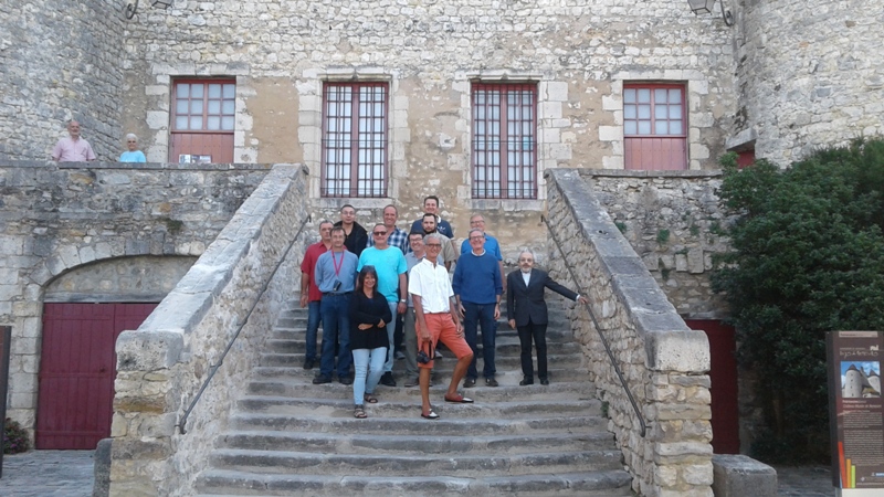 Sur L'escalier du château