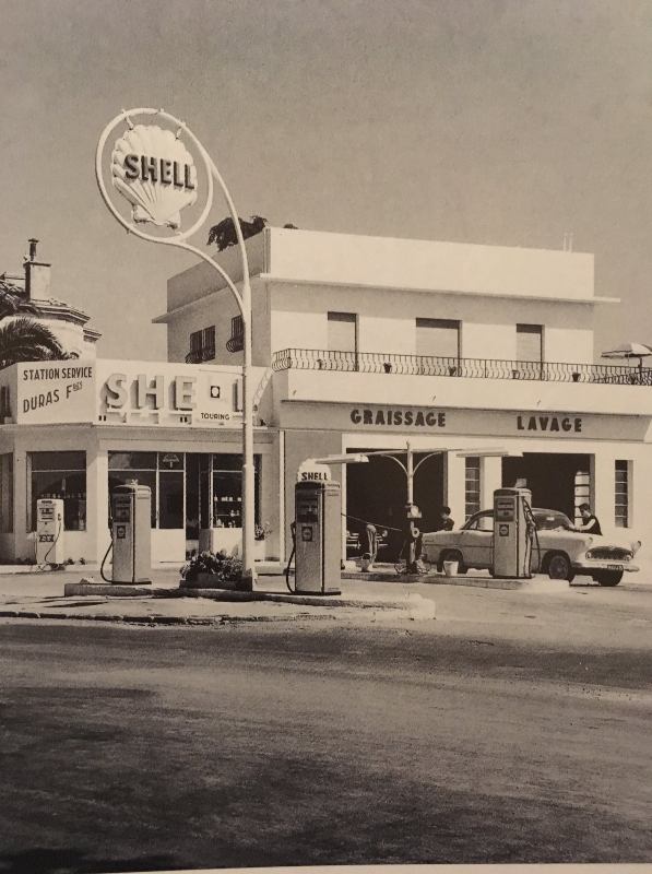 station shell et Versailles.jpg