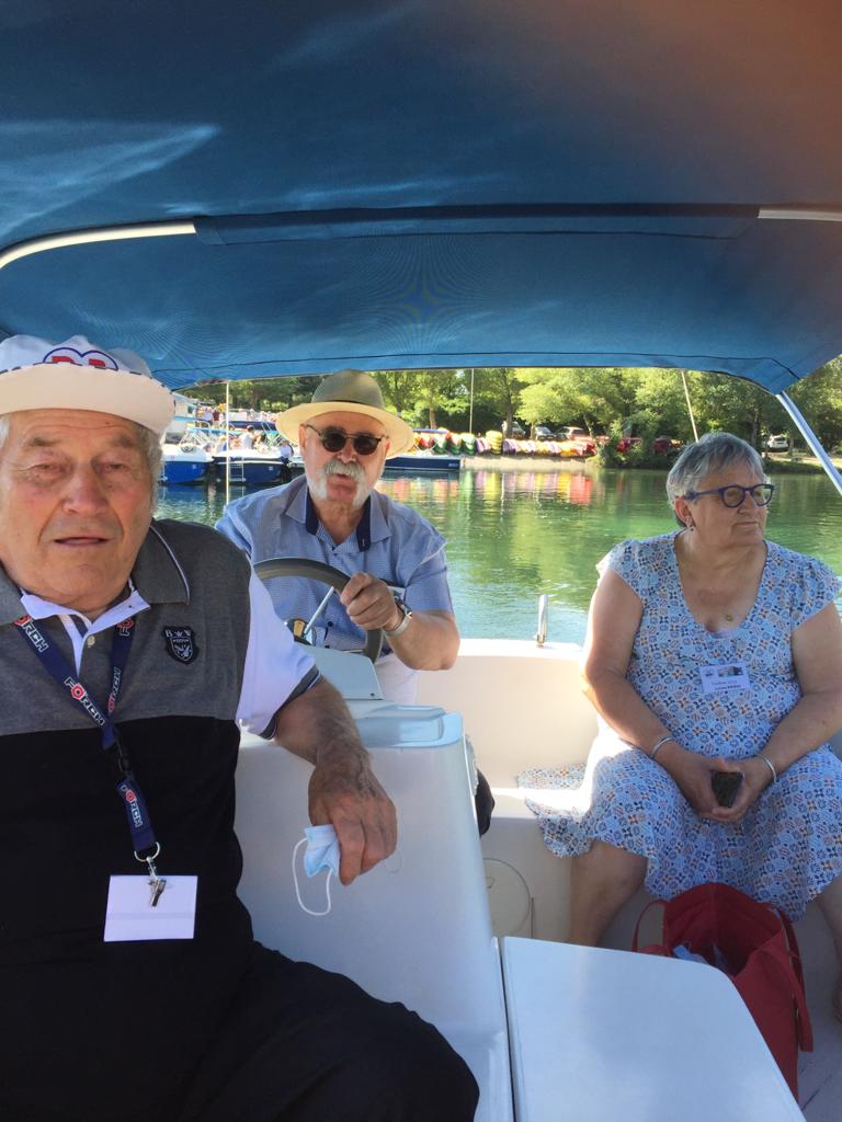 Un tour en bateau électrique sur le Verdon