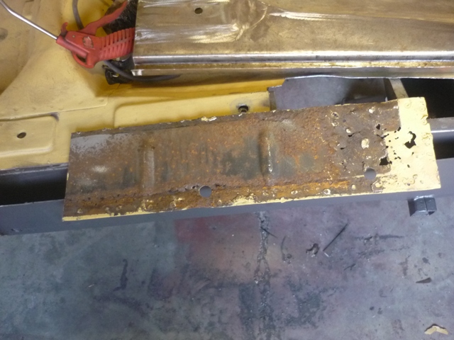 tôle de renfort bas de caisse épaisseur 2mn (avant)