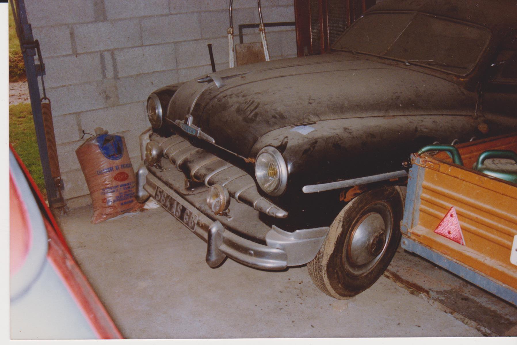 avant la restauration de son coupé Vedette dont l'immatriculation était 564 AS 68
