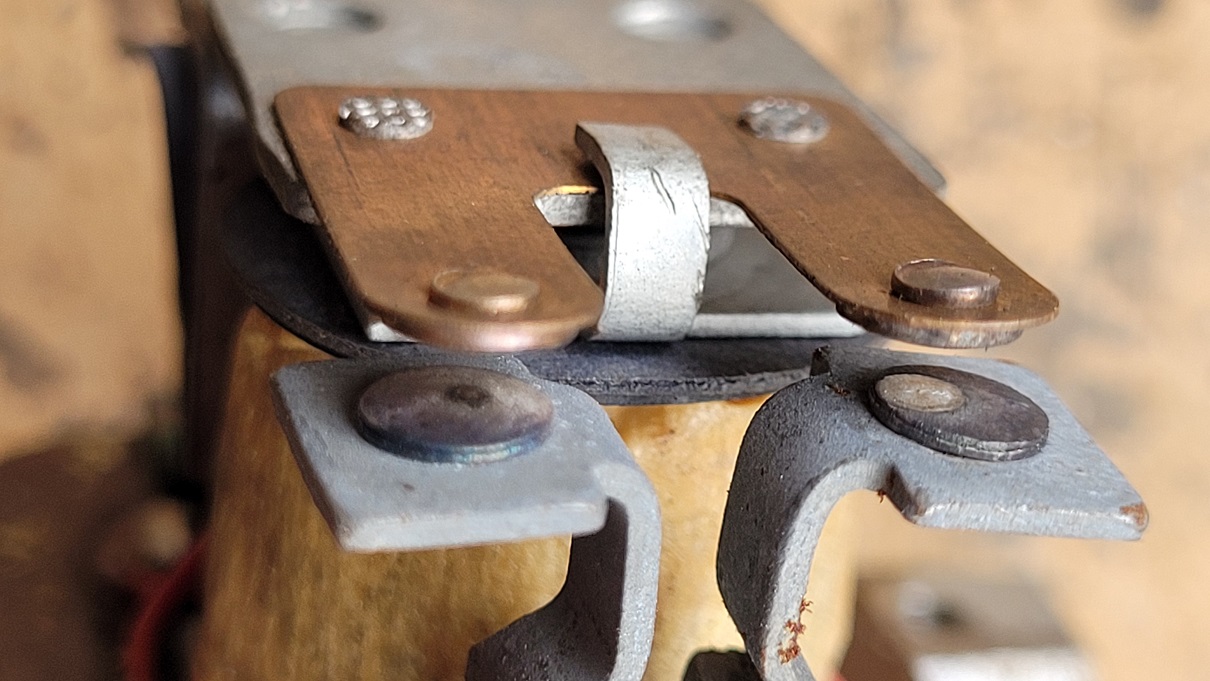 1contact relaisV avant.jpg