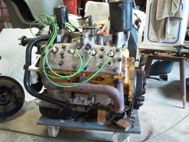moteur de la Régence bielles coulées qui sera refait plus tard on peu voir ça couleur jaune comme l'était ces moteurs avant 57